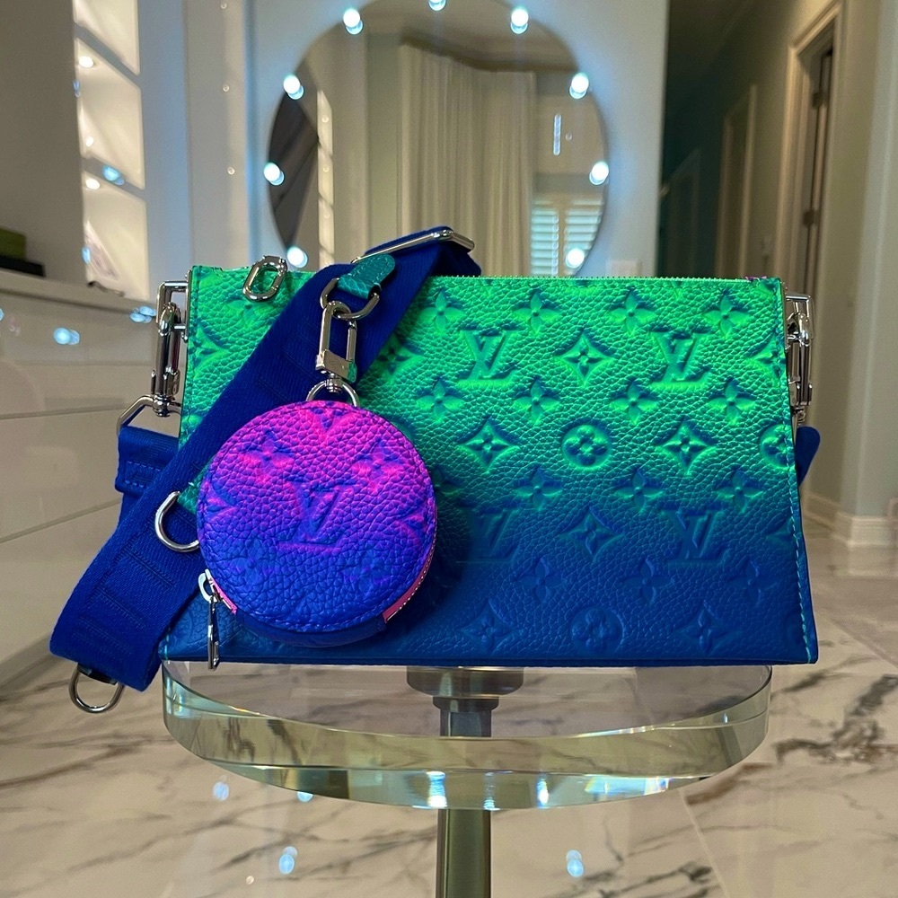 NWT Louis Vuitton Trio Pouch Taurillon Illusion Blue/Pink